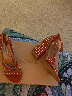 Steve Madden Rust Suede Stud Block Heel Sandals